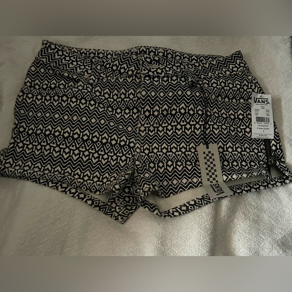 vans shorts size 7 brand new with tags